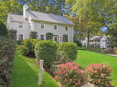 211 Douglas Place
