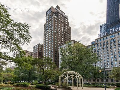 179 E Lake Shore Dr Unit 19S