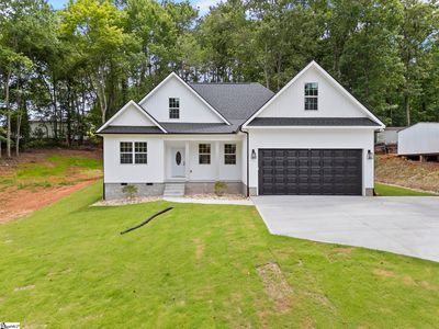 207 Eastview Dr