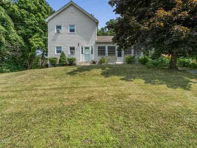 6 Acorn Avenue