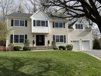 Property at 35 Candlewood Court, Briarcliff Manor, NY