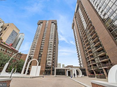 241 S 6th St APT 305