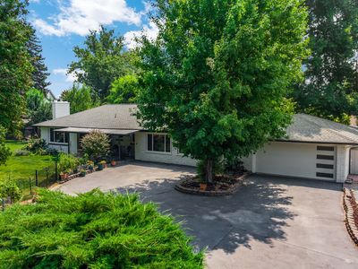 157 W Willoway Dr