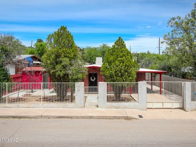 704 W Western Pl