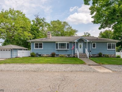 83 Vine Ave