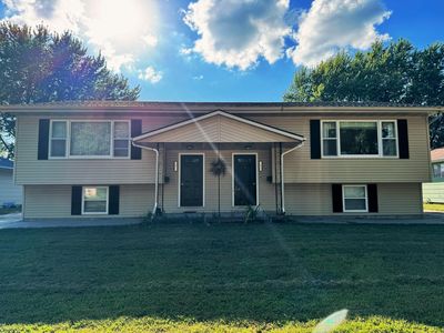 1613 N Burlington Ave