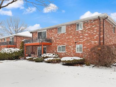 28 Fountain Ln APT 2