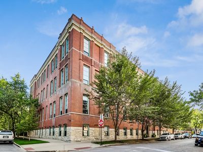 1445 W Belden Ave APT 1C