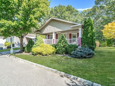 1661 Old Country Road #516