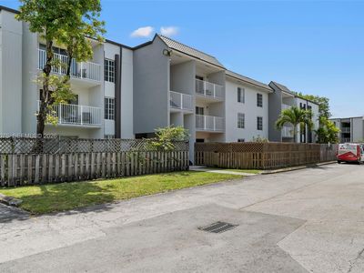 5112 NW 79th Ave APT 204