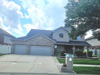 6117 Newbury Ln