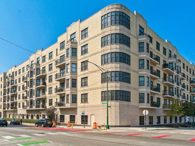 520 N Halsted St APT 400