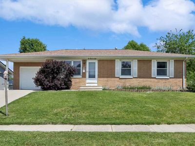 5008 Montclair Dr NW