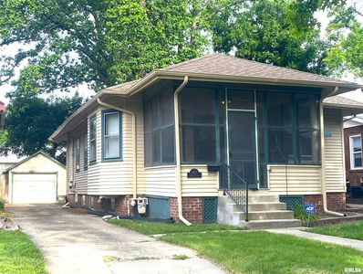 1811 S 4th St