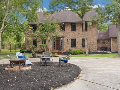 906 Quaker Bend Dr