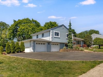 11 Allen Dr