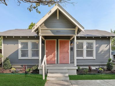 2821 Gladstone Dr