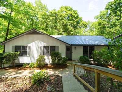 3008 Lake Park Cir