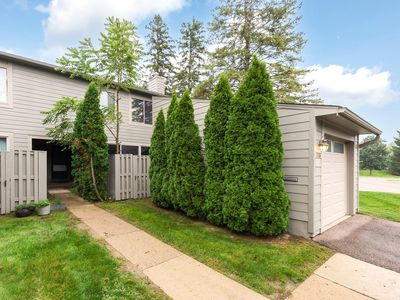 718 Watersedge Dr