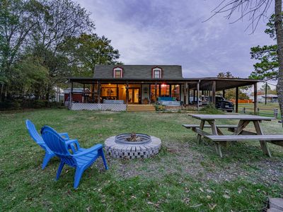 1875 Lake Highland W