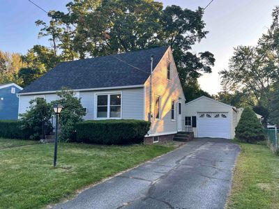 16 Seneca Avenue