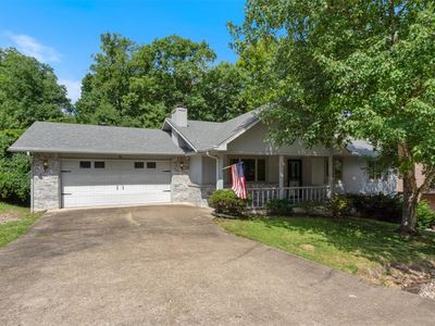 5 Adams Ln