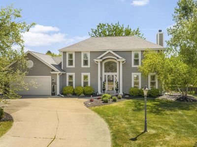 W265N2184 Sawgrass LANE