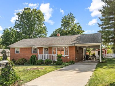 208 Tuxedo Rd