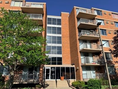 2211 S Stewart Ave APT 6A