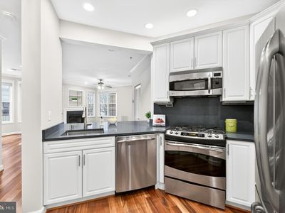 1320 N Wayne St APT 102