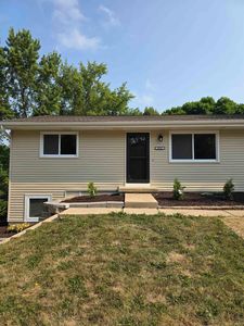 5802 Sauk Ln