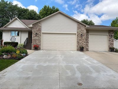 4813 E Hanover Ct