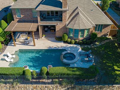 2121 Waterrock Dr