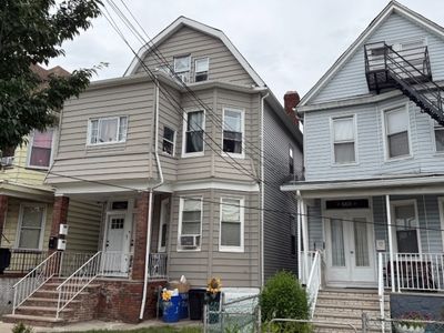 658 Adams Ave