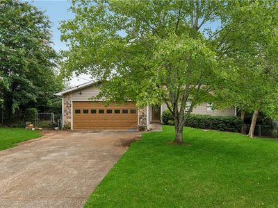 2605 Silver Cliff Dr