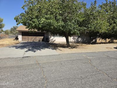 Property at 40104 174th St E, Lake Los Angeles, CA