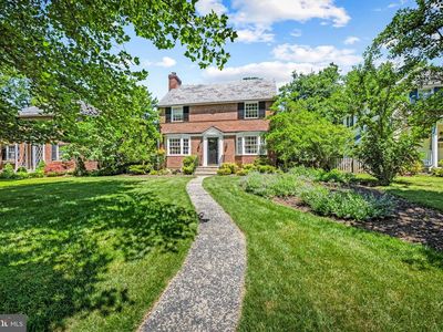 330 Broadmoor Rd