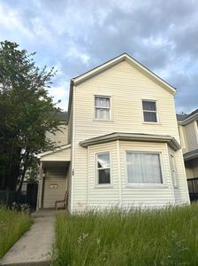 100 S Oakley Ave