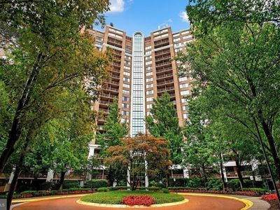 10101 Grosvenor Pl APT 910