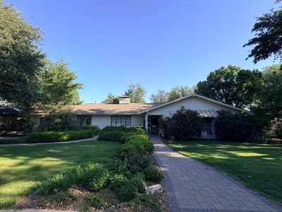 902 Bedford Dr