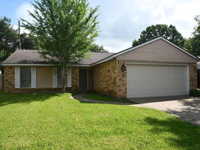 2411 Country Place Dr