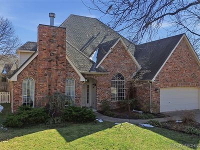 9021 S Maplewood Ave