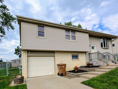 Property at 1004 Grandview Dr, Audubon, IA
