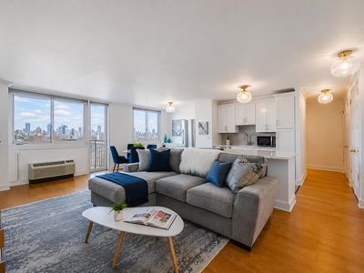 100 Manhattan Ave APT 708