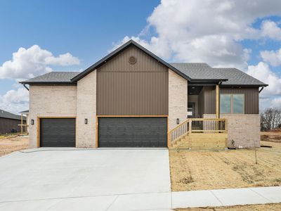 1006 W Pebblebrooke Drive