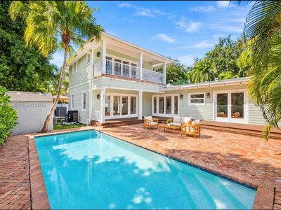 108 SE 17th Ave