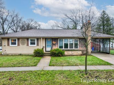 1660 Rose Pkwy SE