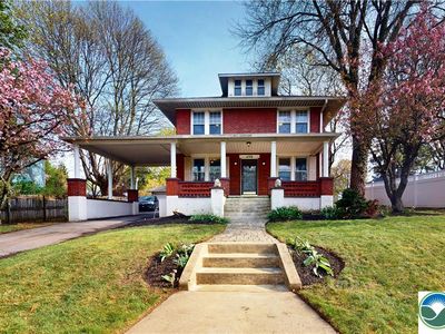 640 Main St