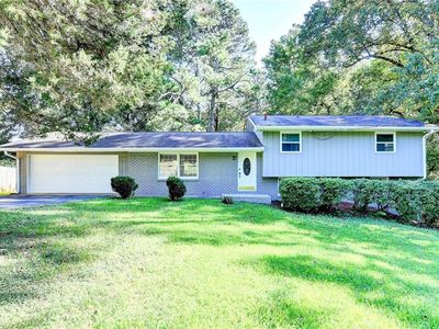 2414 Robin Hood Pl NE