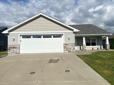 8 Abbey Ln NW